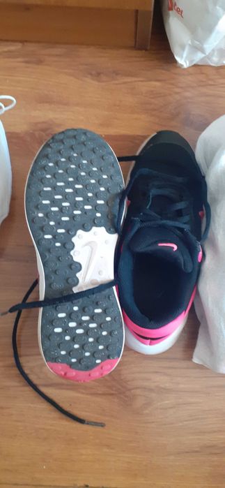 Два чифта детски маратонки ,,Nike" от Zara.