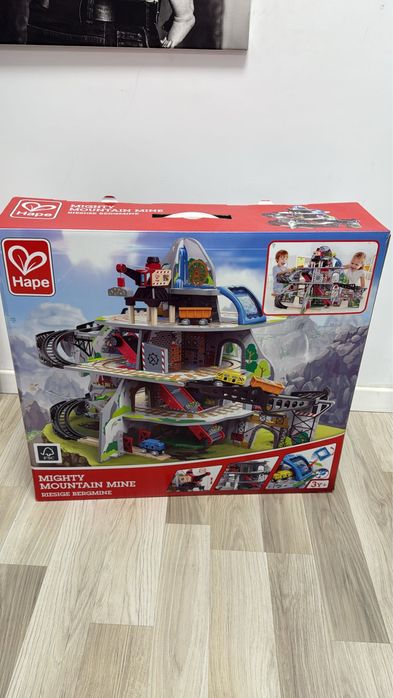 Set Trenuri Mina montană Hape 4 niveluri-Stare impecabila