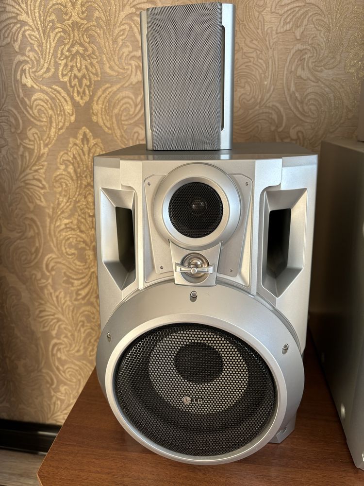 Продам дом.кинотеатр с караоке в отл. состоянии+AirPodsProХОРОШИЙ ТОРГ