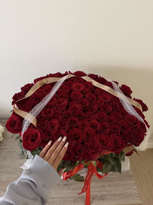 Цветы Большой букет из красных роз