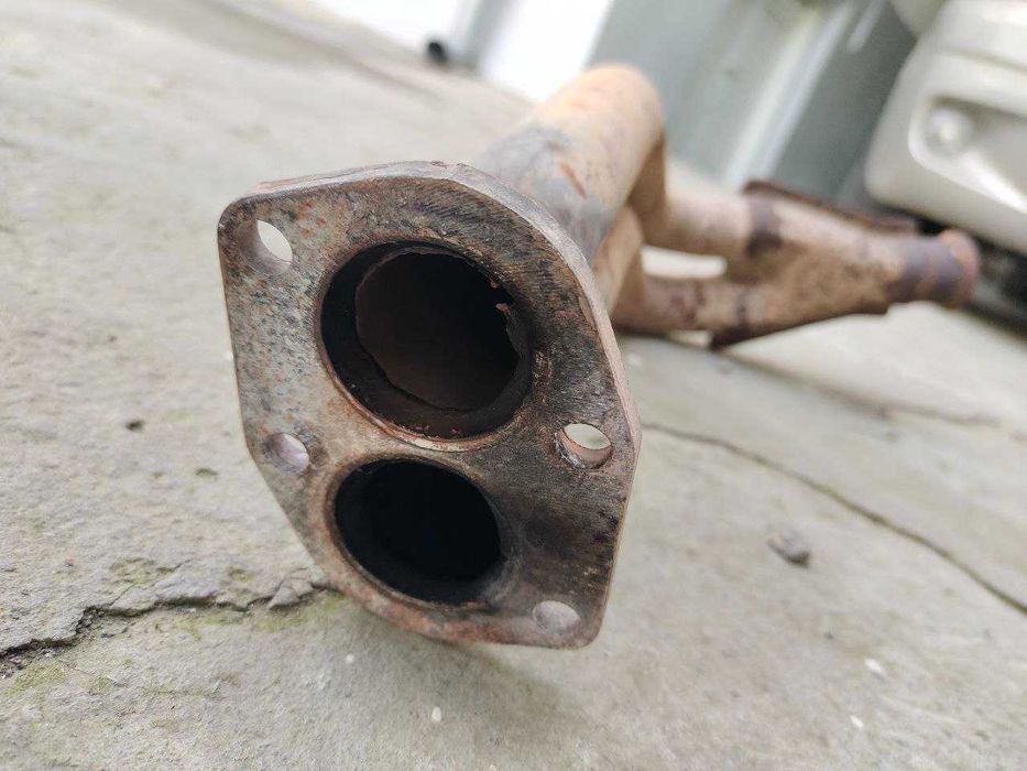 Продаётся глушитель первый часть 2109