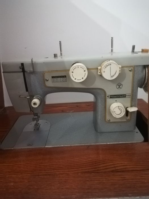 Швейная машинка Подольск 142