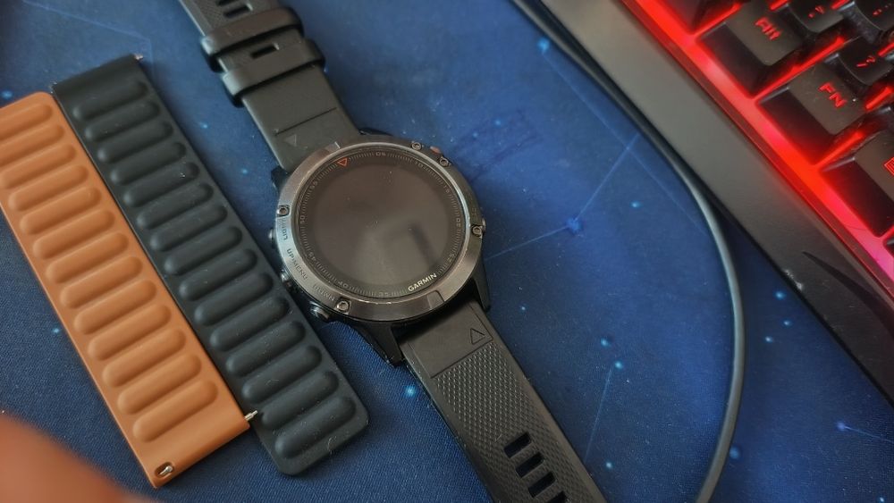 Garmin Fenix 5 – ceas sport multisport
Ceas folosit, în stare foarte b