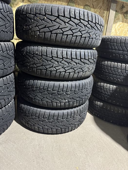 Шины диски в сборе 5х114.3 R16 205/60 шипы зима Toyota