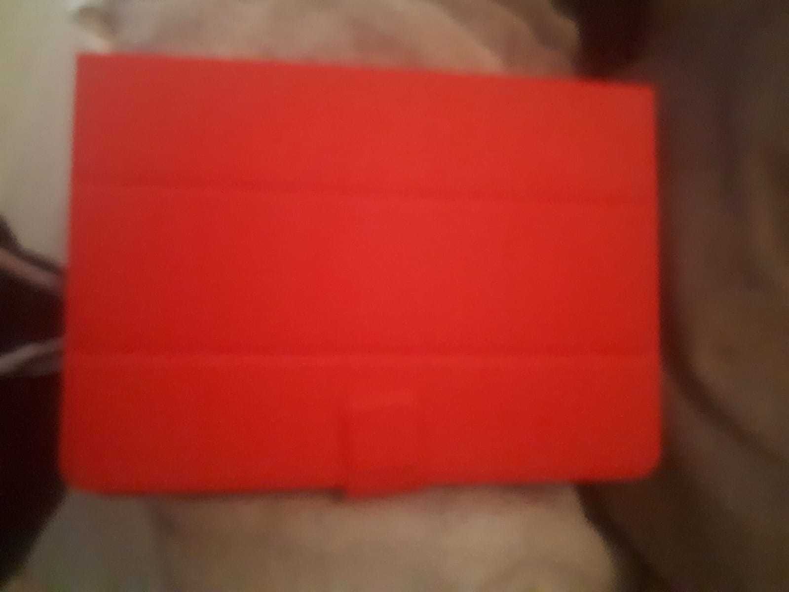 Vând husă tabletă universală roșu