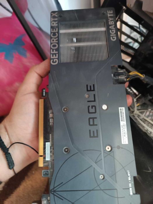 RTX 4060 EAGLE OC, 8GB GDDR6, 128bit vers 3 vent si garantie