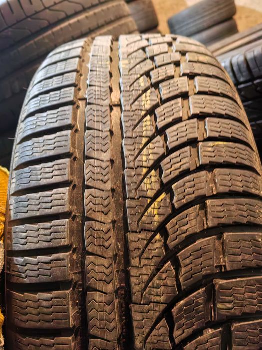 235/45/19 Шина 1шт в отличном состоянии