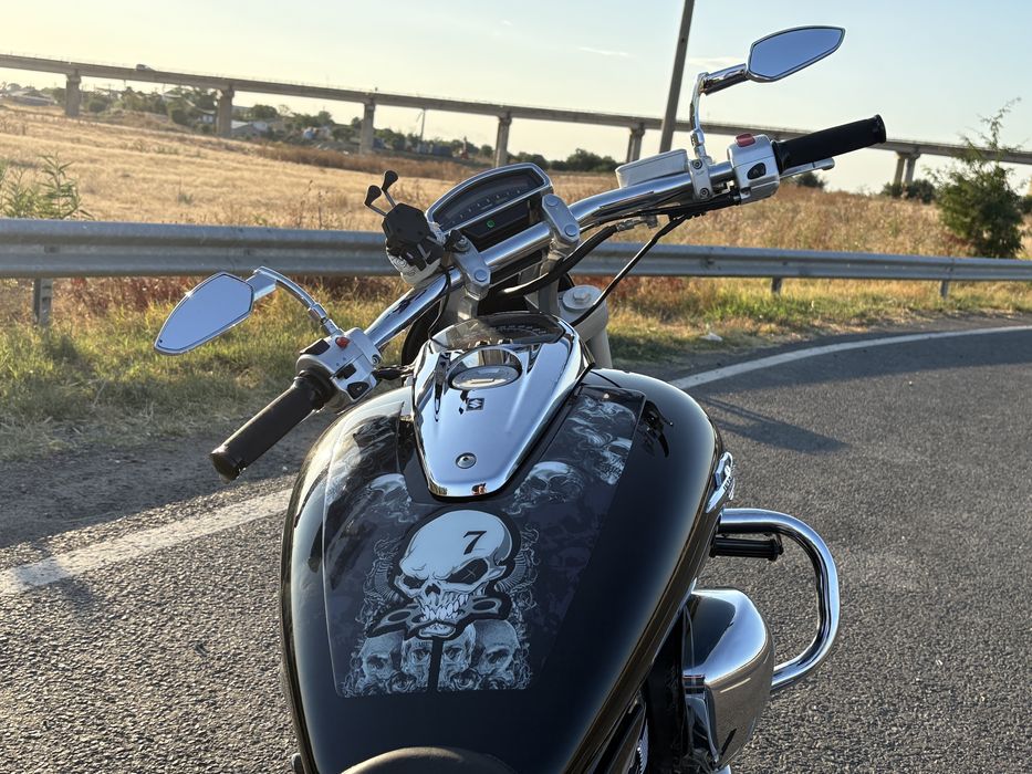 Vand Suzuki Intruder m1800r modificat + accesorii