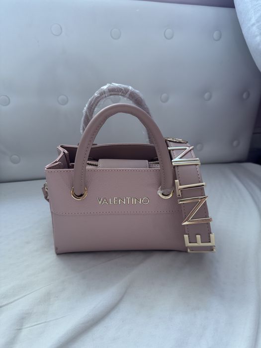 Valentino чисто нова чанта
