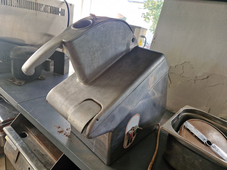 Masina curatat cartofi inox, mixer.planetar, alte aparate gatit