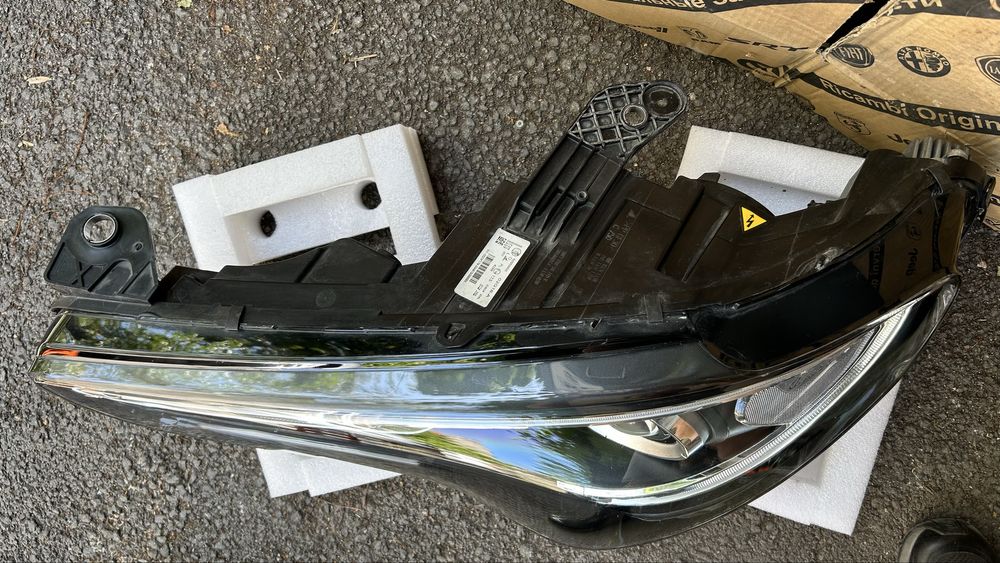 Alfa Romeo Stelvio Алфа Ромео Стелвио Предни фарове би ксенон