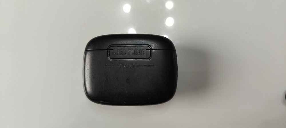 Bluetooth слушалки JBL TUNE