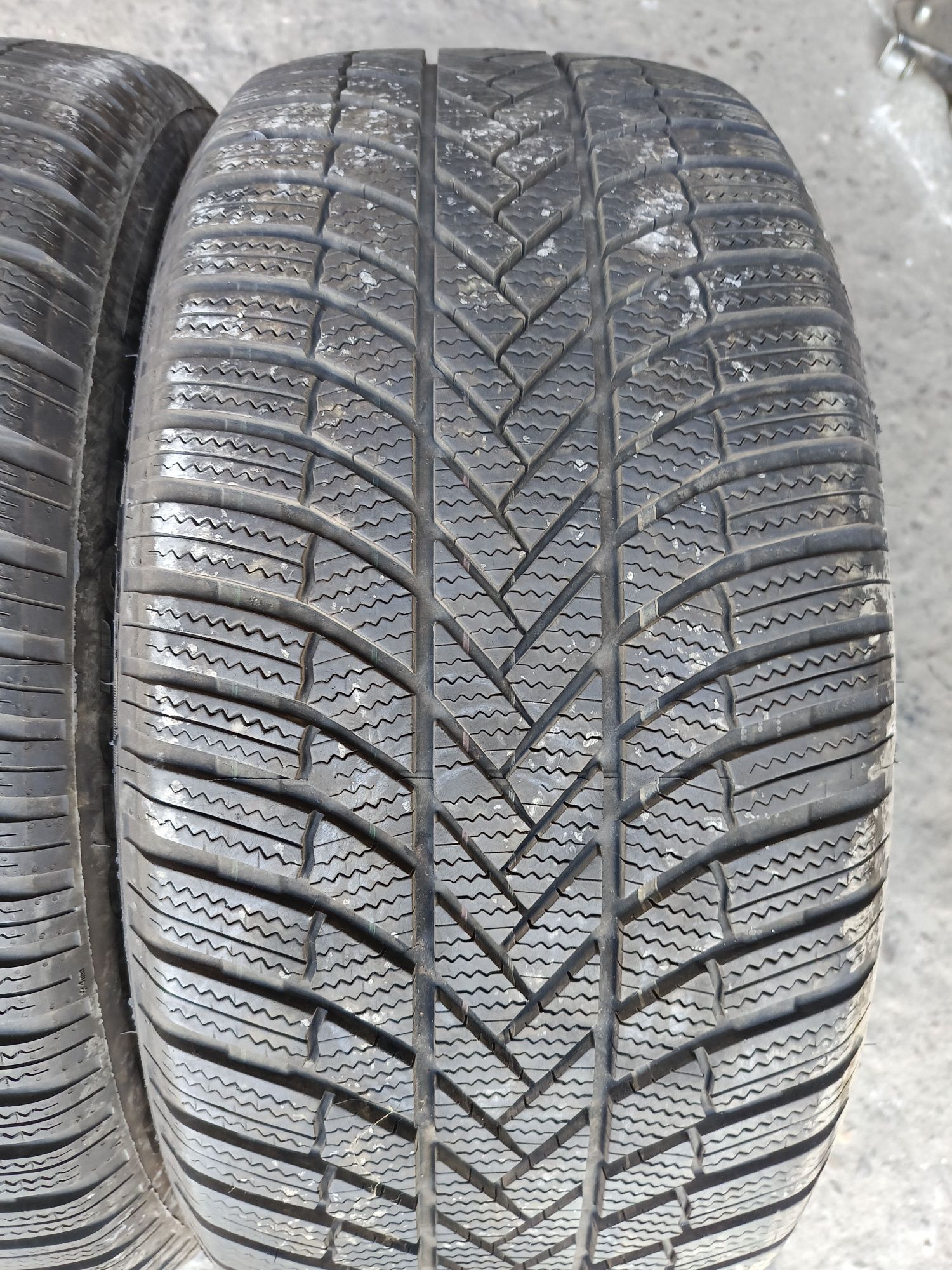 Зимни гуми -2022г.-19цола-255/50-1бр.-170лв."BRIDGESTONE"