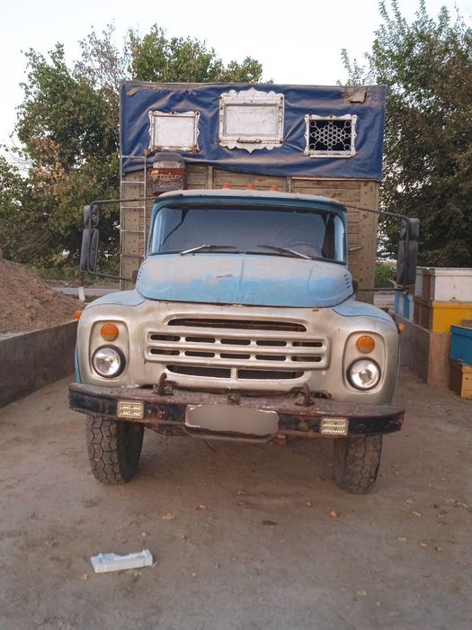 Zil 130 sotiladi