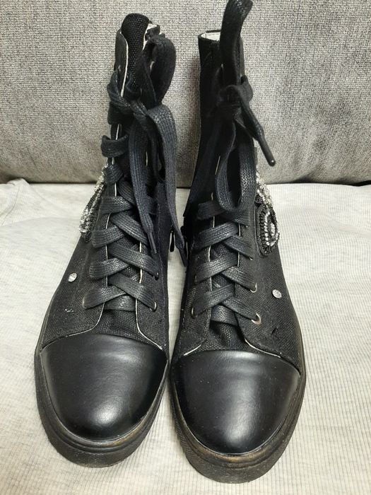 Vând bascheți dame,mărimea 39