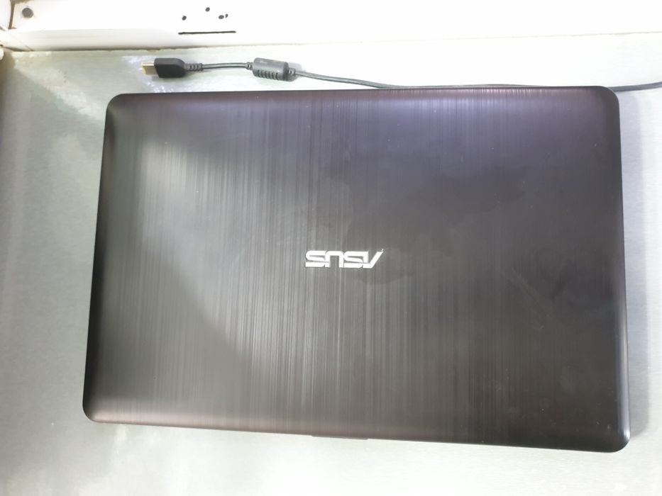 Asus (Office) 4GB/500GB Noutbuk Sotiladi.