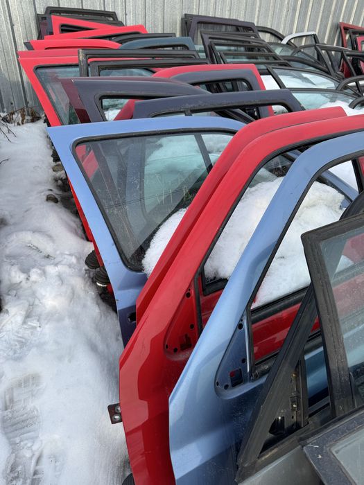 Двери передние/задние гольф 3,пассат б3