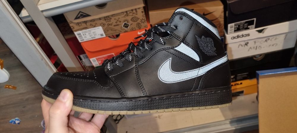 Jordan 1 Retro Mid