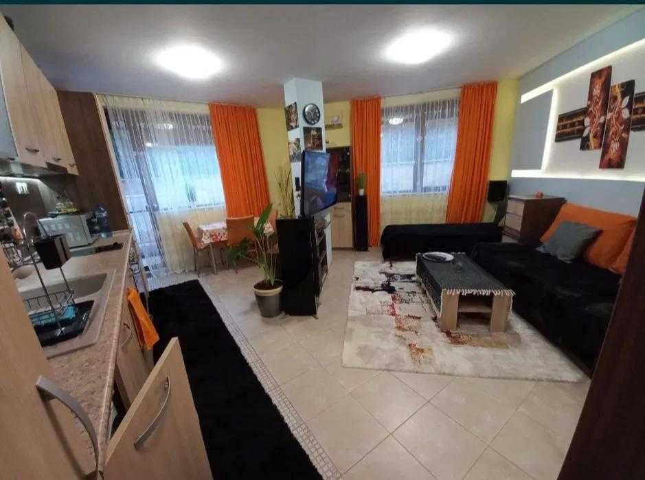 Продава се Едностаен апартамент в к.к. Св.Св. Константин и Елена - 54 кв.м за 1973 €/кв.м - Снимка #2