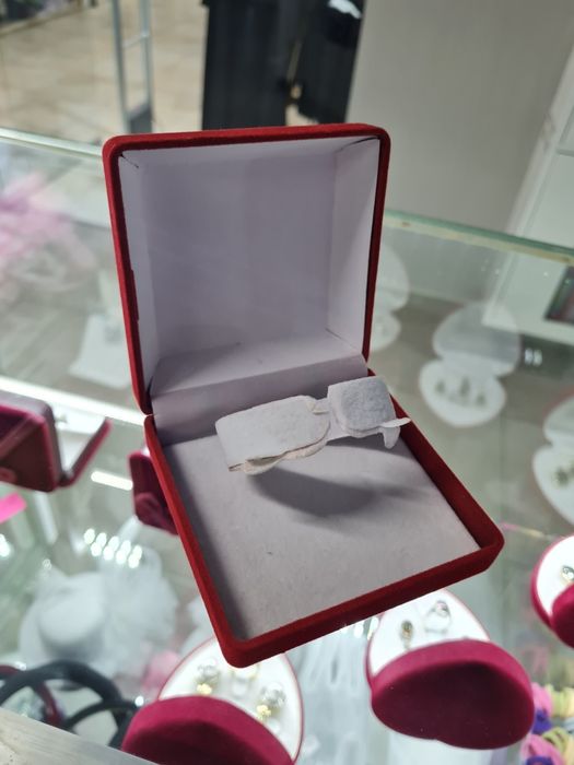 Подарочные  бархатные коробки