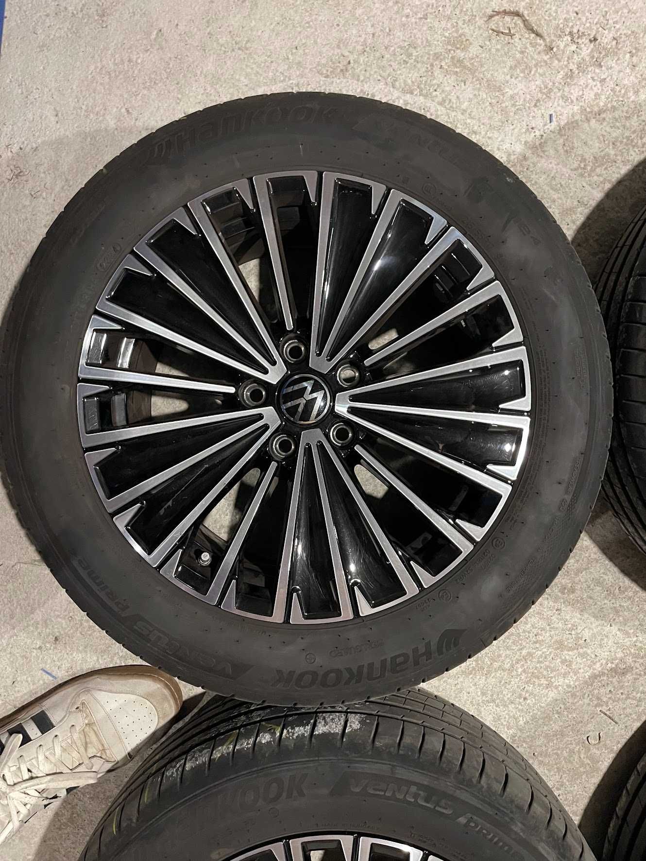 4 Броя Kumho Ventus Prime4 Sealguard, 215/55/17, DOT 2324