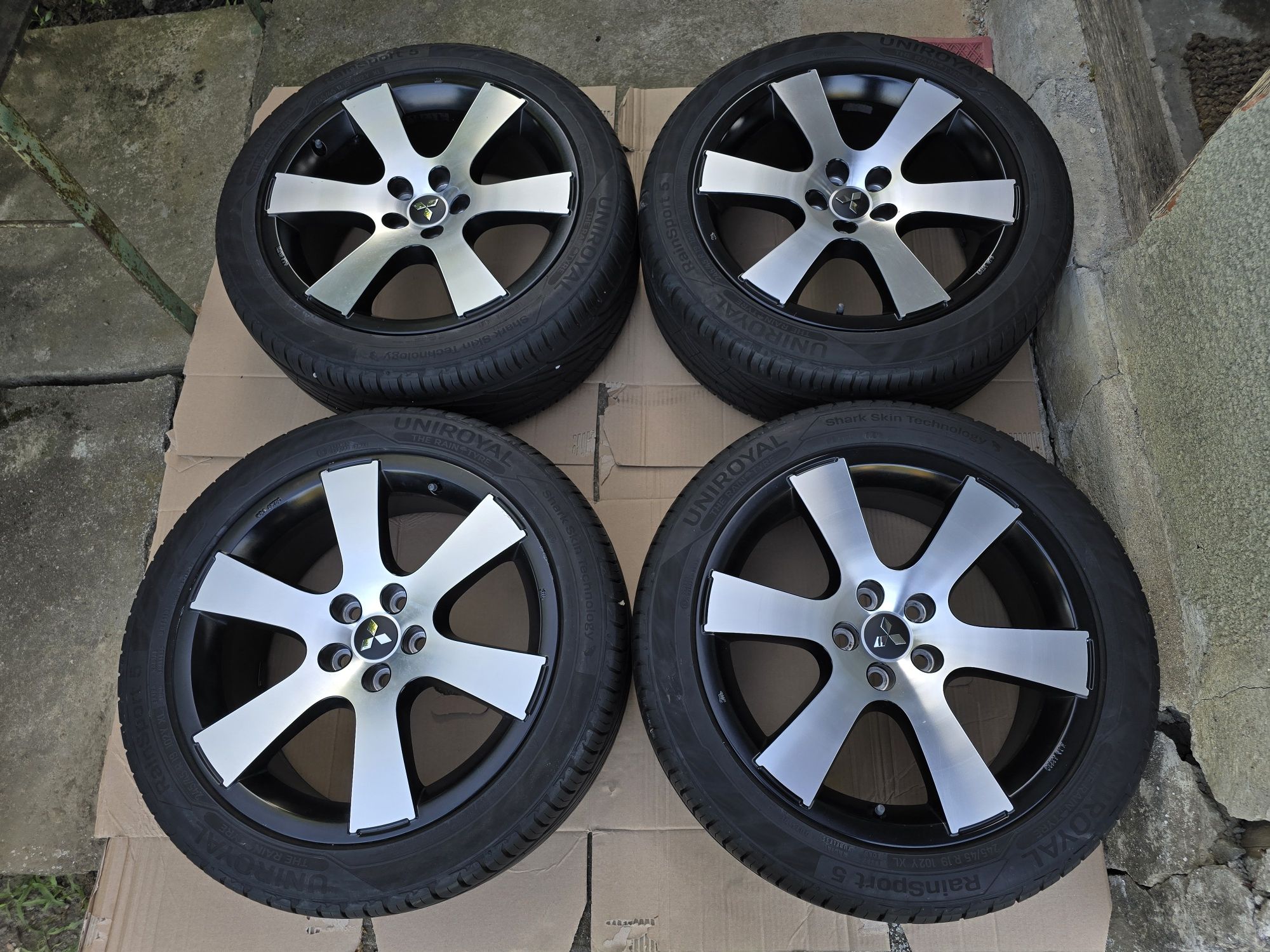 245 45 R 19 jante aliaj cu cauciucuri de vara 5 x 114,3 ET 38 DOT2021