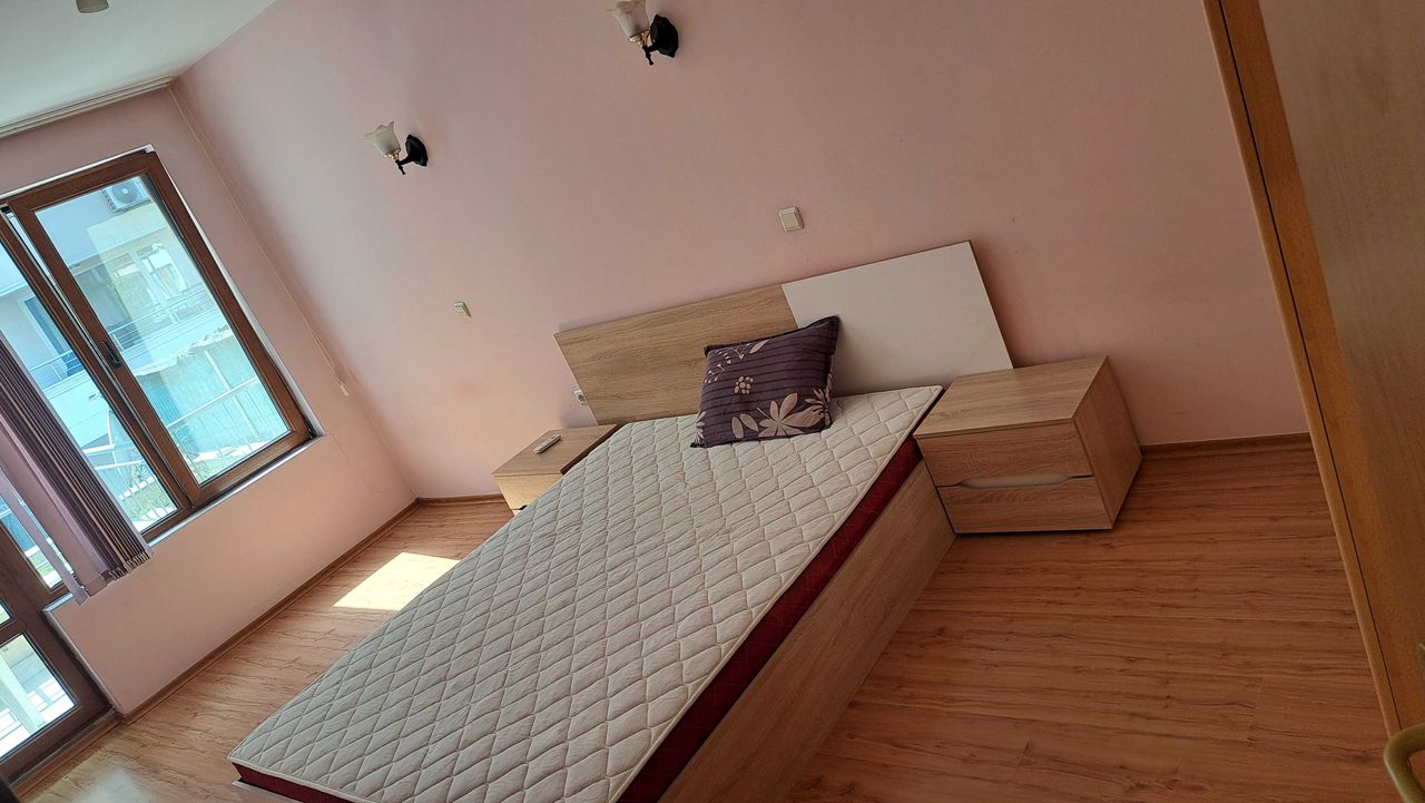 Дава се под наем Двустаен апартамент в Бургас, Лазур - 70 кв.м за 450 € - Снимка #4