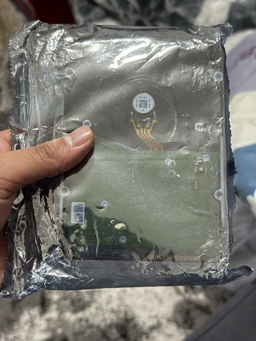 Xard qattiq disk 10 Tb yangi srochna sotiladi