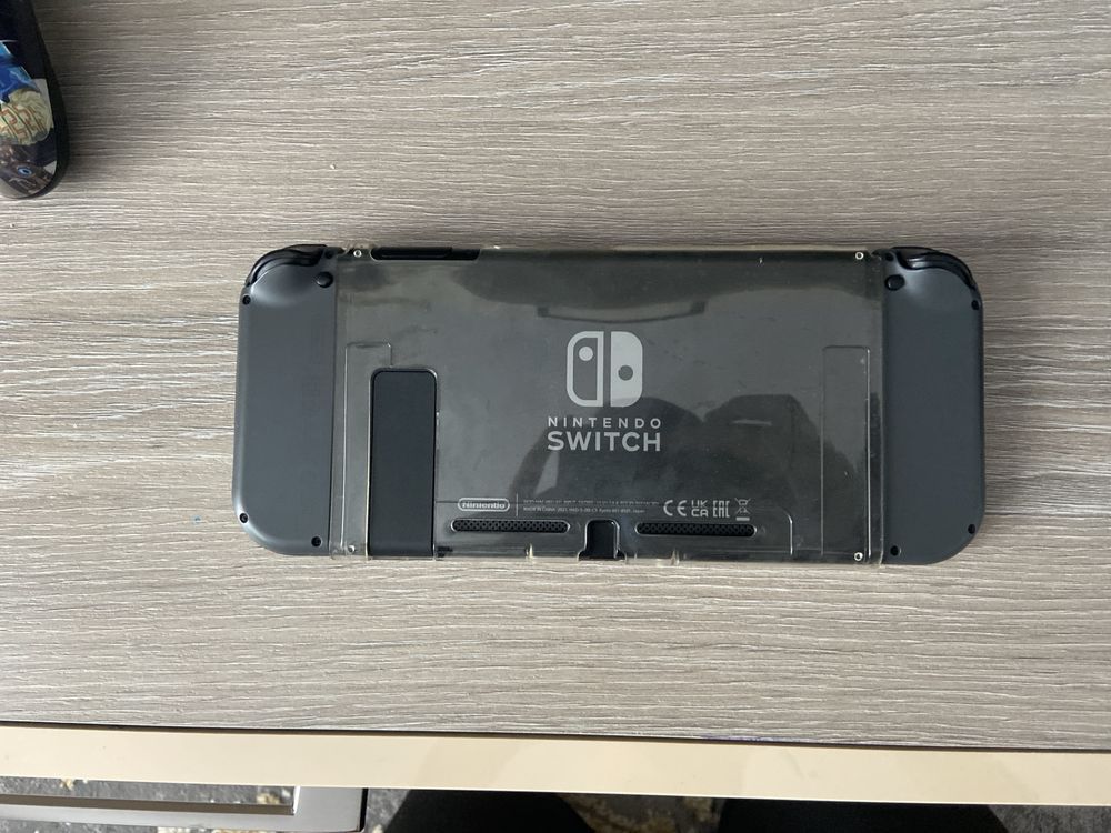 Nintendo Switch V2 Modat cu card de 256GB, PLIN de jocuri + controller