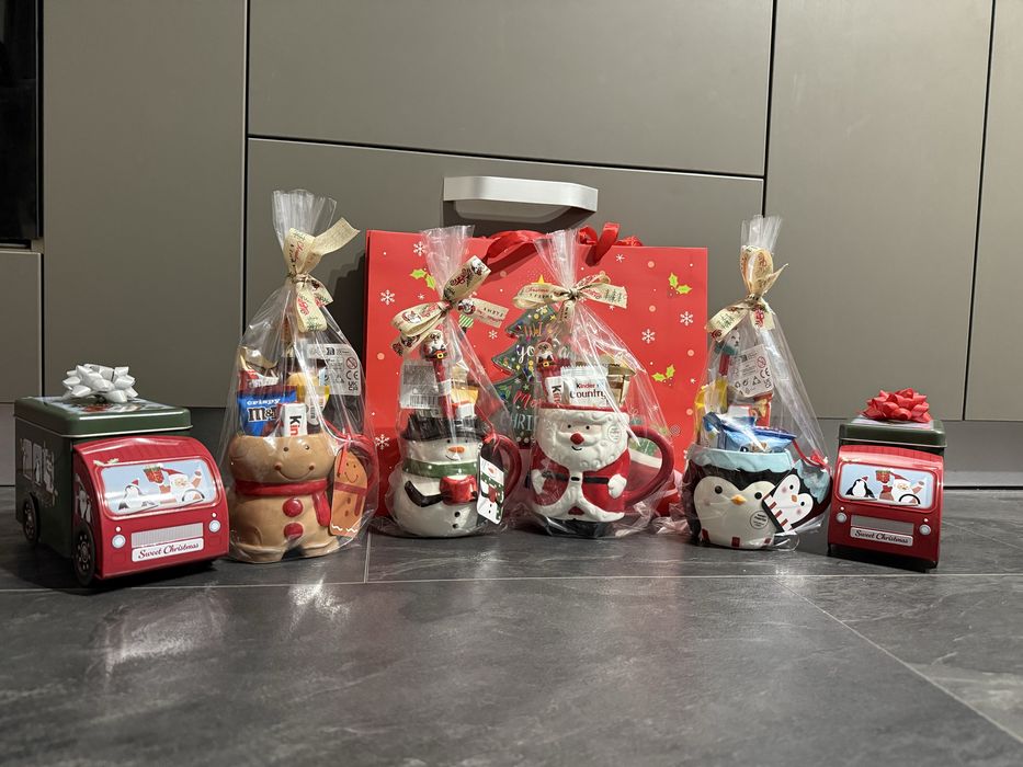 Cani de Craciun pline cu dulciuri