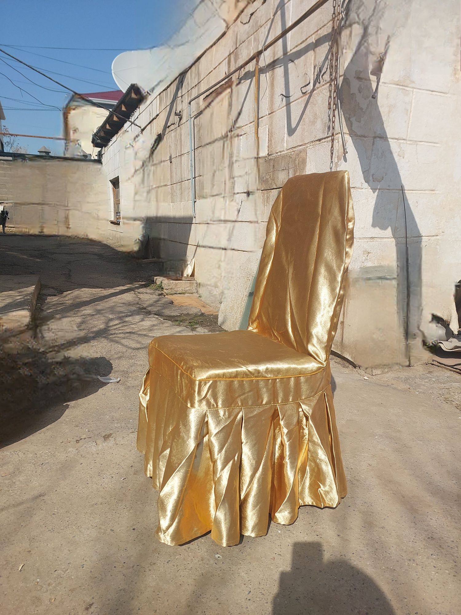 Чехлы на стулья,золотистого цвета