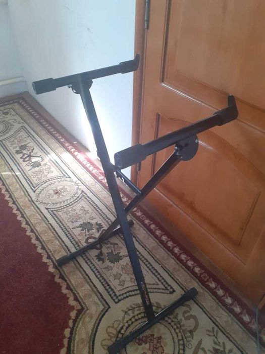 Стойка для клавишных инструментов