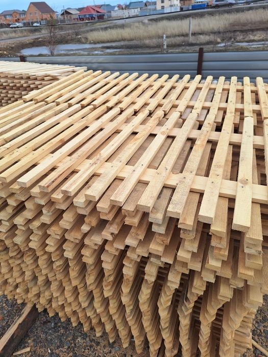 Забор, штакетник.