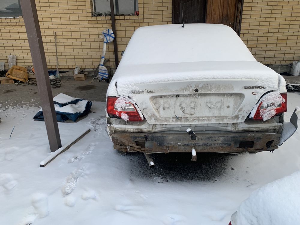 Нексия  можно на разбор состояние хорлшее