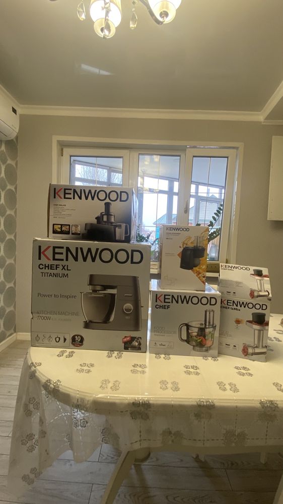 Продам кухонный комбайн KENWOOD, KVL 8300 S