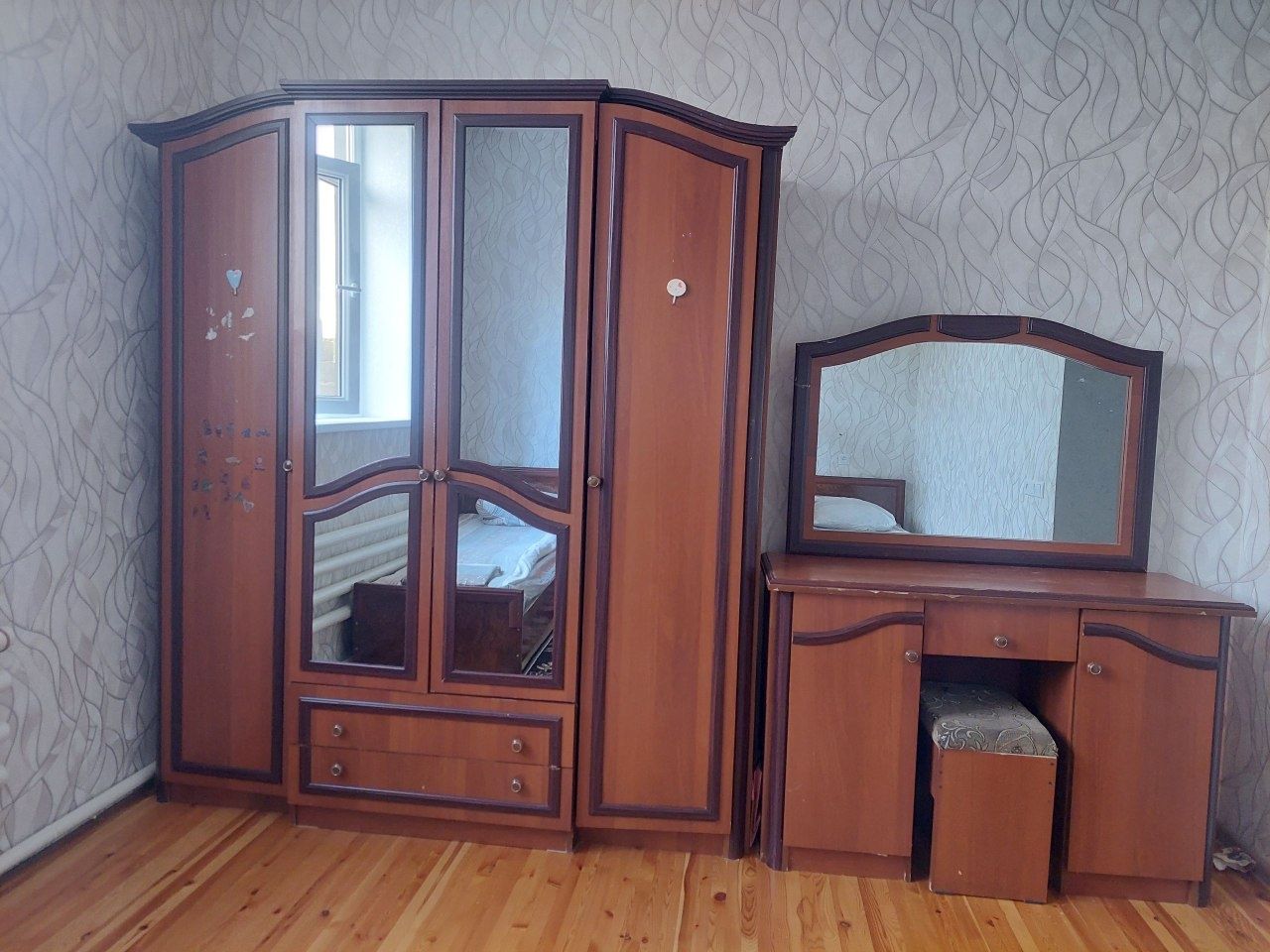 Спальный гарнитур сотилади