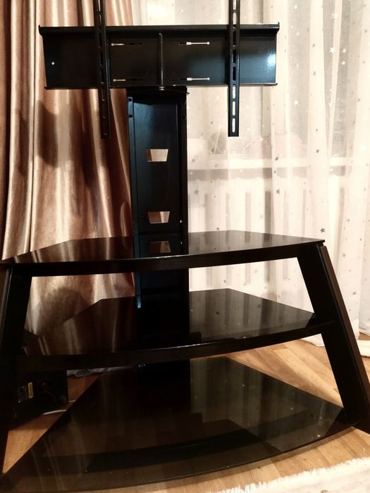 Тв-стойка под телевизор в хорошем состоянии