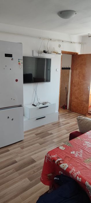 Închiriez apartament cu 3 camere zona vest General Eremia Grigorescu