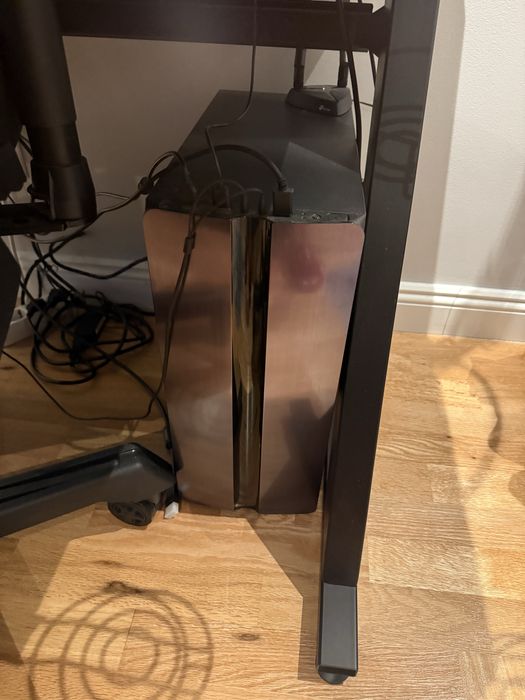 Set complet Gaming – PC, birou, scaun, monitor și accesorii