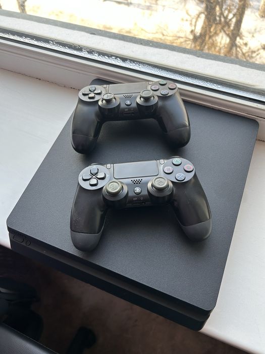 Продам Playstation 4 1TB