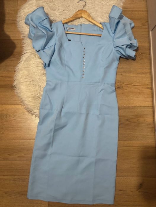 Rochie elegantă cu volane pe umăr