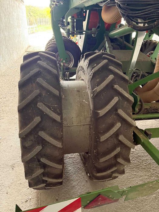 Semanatoare prasitoare de precizie  AMAZONE EDX 9000-TC