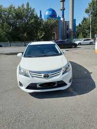 Toyota Avensis 2012