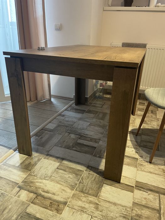 Masa si 4 scaune stare f buna