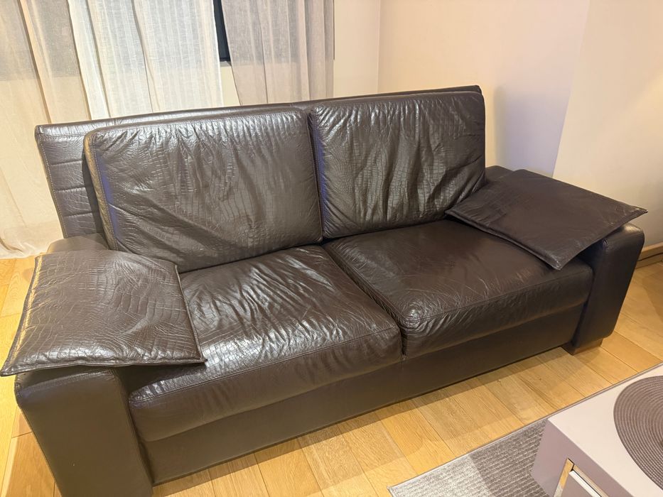 Кафяв кожен диван 2бр