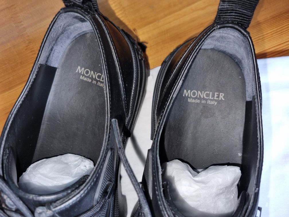 Продам туфли женские Moncler размер 40 -41 новые