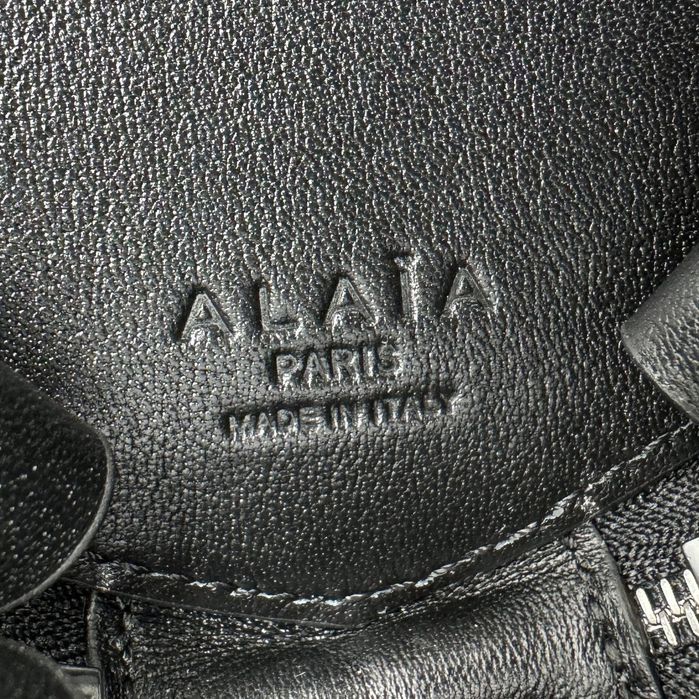 Geanta Alaia 21 cm, negru lac, Premium