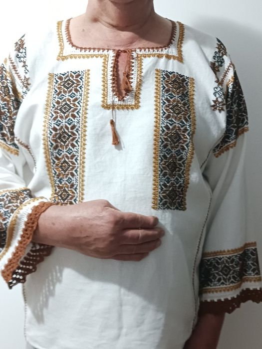 Ie tradițională bucovineana
