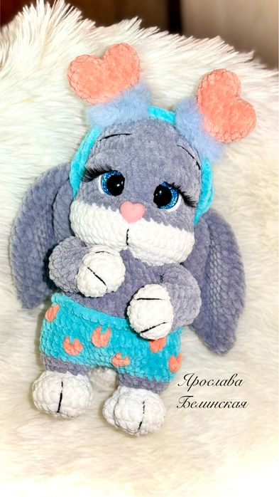 Плюшевая зайка на день влюбленных