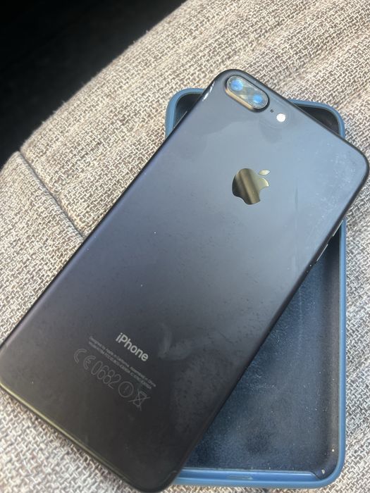 Айфон 7+ продам